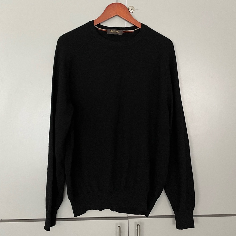 Loro Piana 100% cashmere crewneck sweater